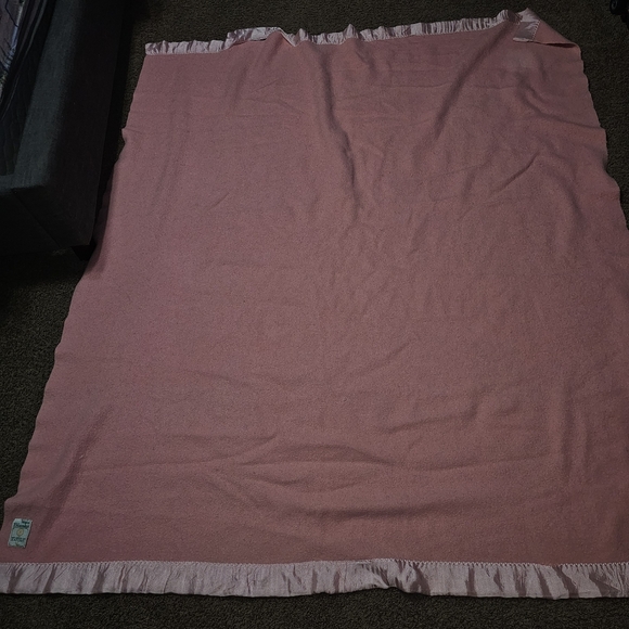 Vintage Eaton Wool Blanket - Picture 2 of 5
